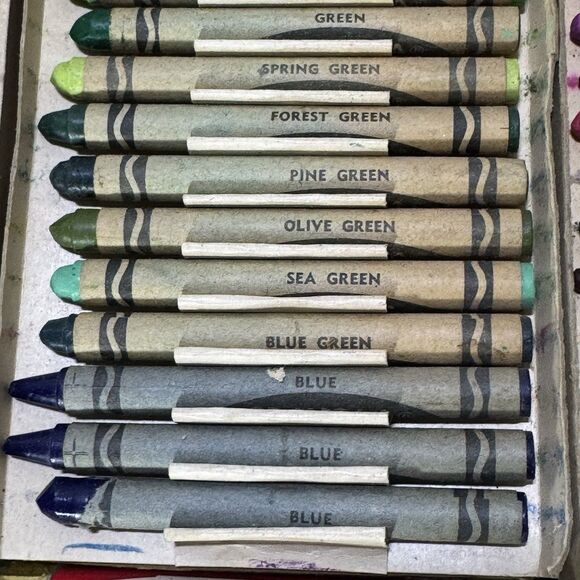 CRAYOLA CRAYONS 1958 BOX OF 72 SHARPENER MANY RARE RETIRED COLORS - Picture 4 of 16
